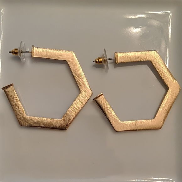 Jewelry - NWOT gold hexagon earrings